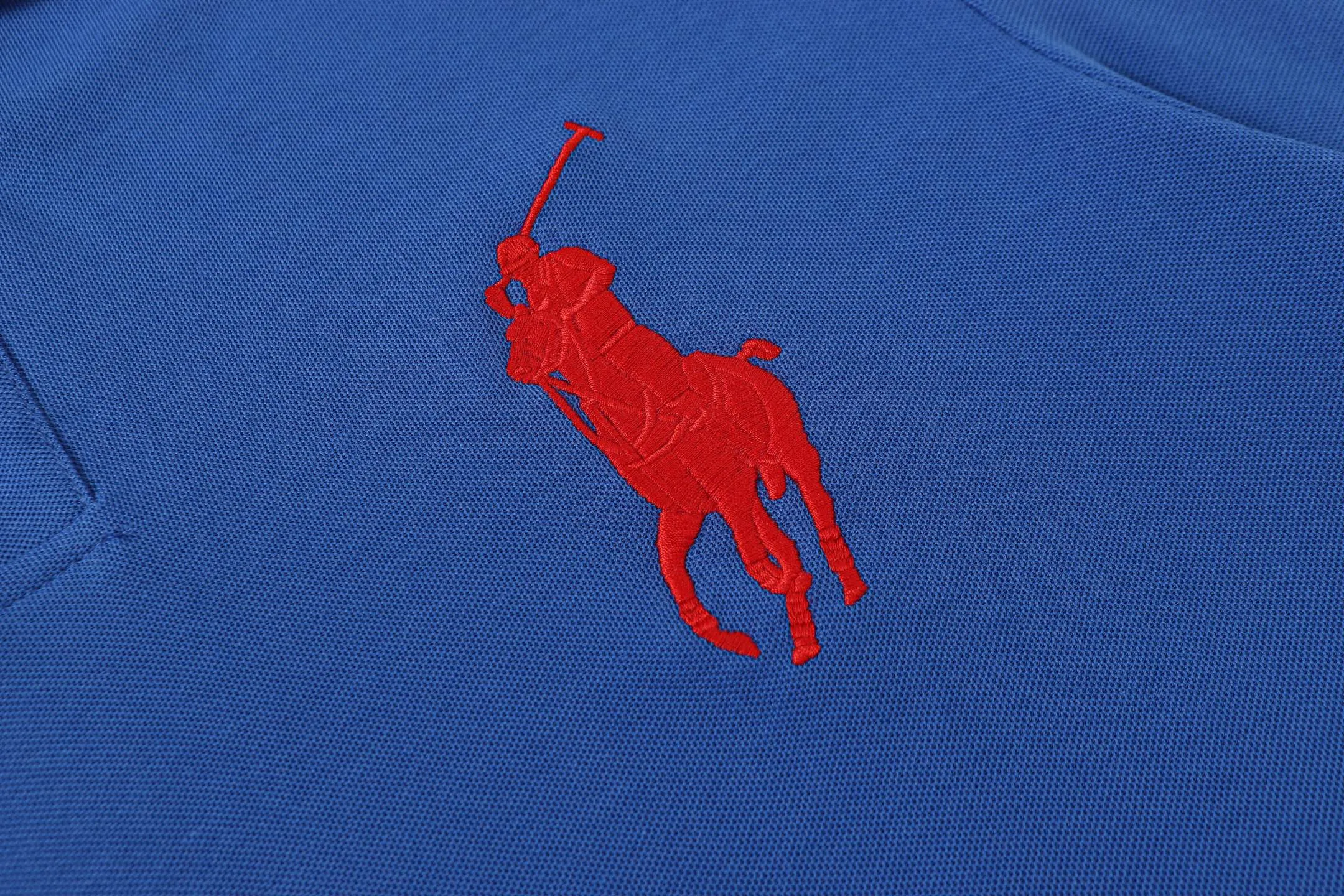 P150 Style No.: A012 [Ralph Lauren Classic Logo Embroidered Polo Shirt] ✅250g fine cotton pique fabric, custom-woven and dyed threads ✅Original stickers Scan the QR code to enter the official website ✅Large version, loose and stylish, can wear up to 210 pounds Color: Black White Navy Blue Sky Blue Dark Gray Floral Gray Size: S-XL